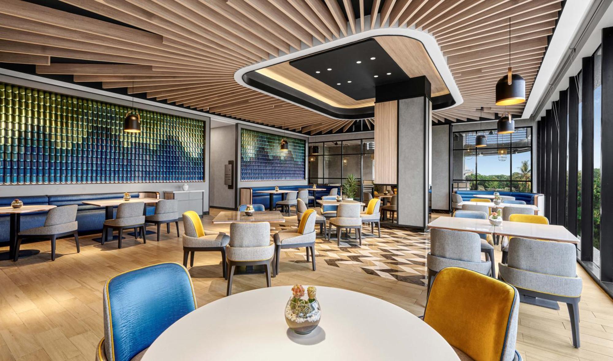 Hyatt Place Makassar Exteriör bild