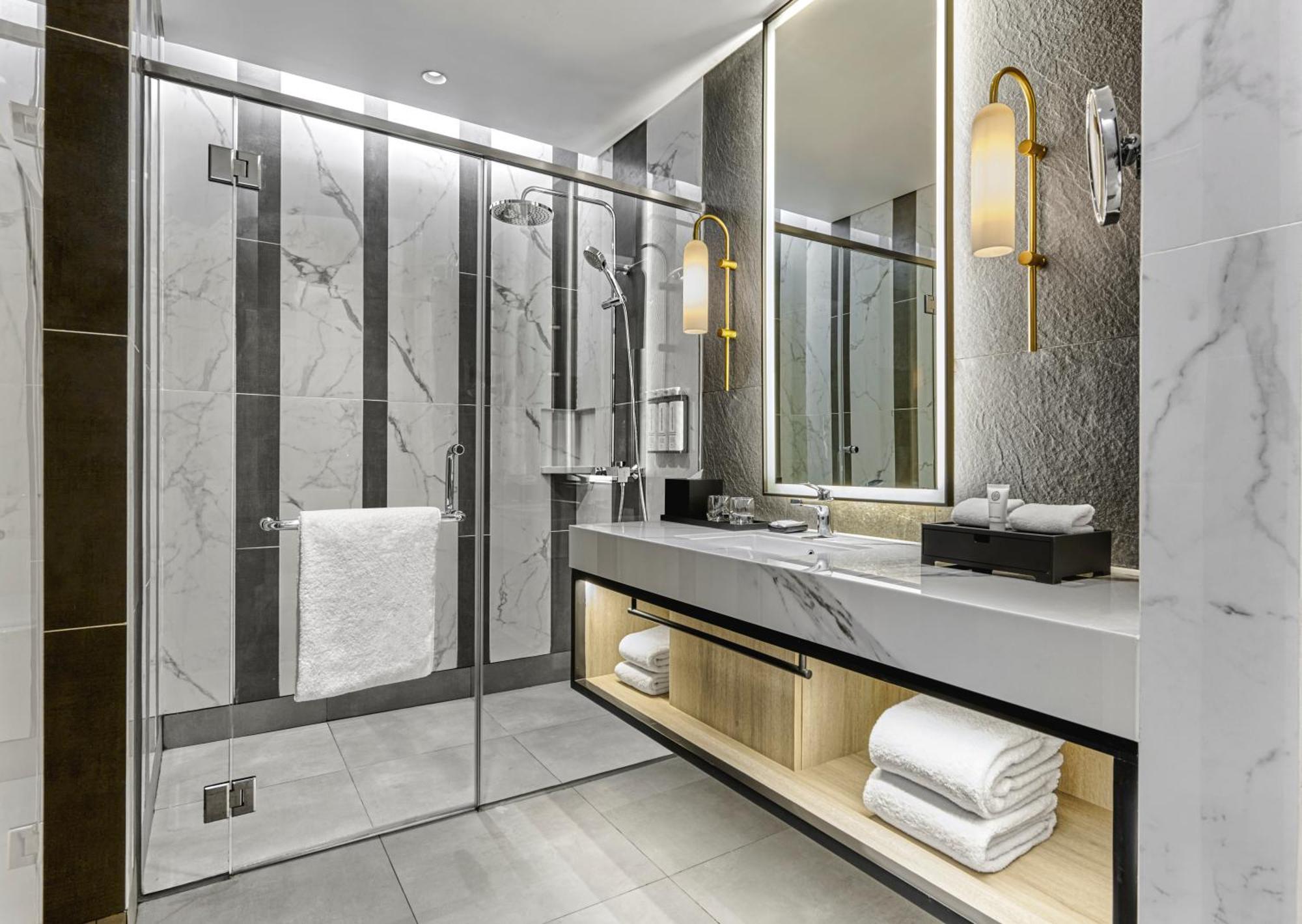 Hyatt Place Makassar Exteriör bild